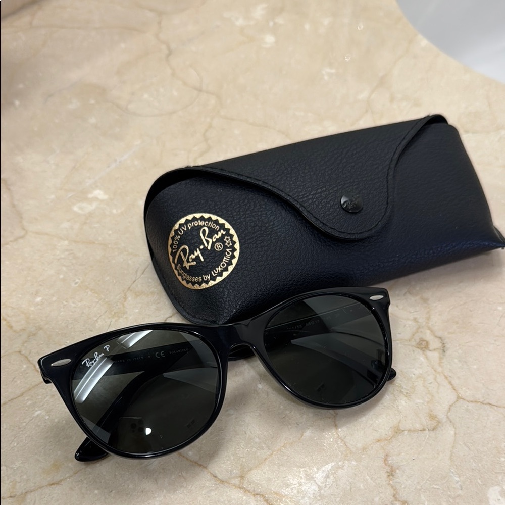 Polarized Ray-Ban Black Sunglasses with Case